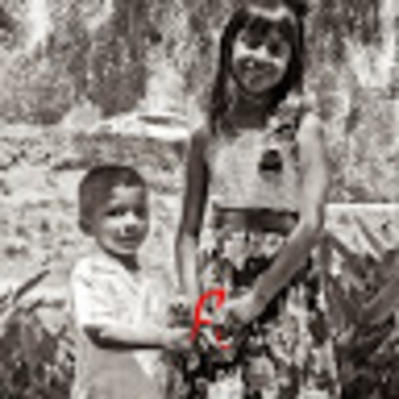 Meet your Posher, Danielle - Picture 1 of 1